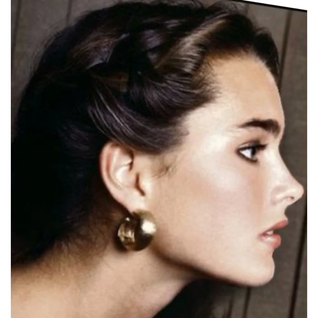 Brooke Shields side