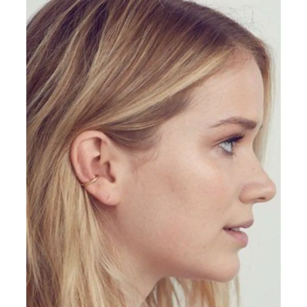 Elizabeth Lail side