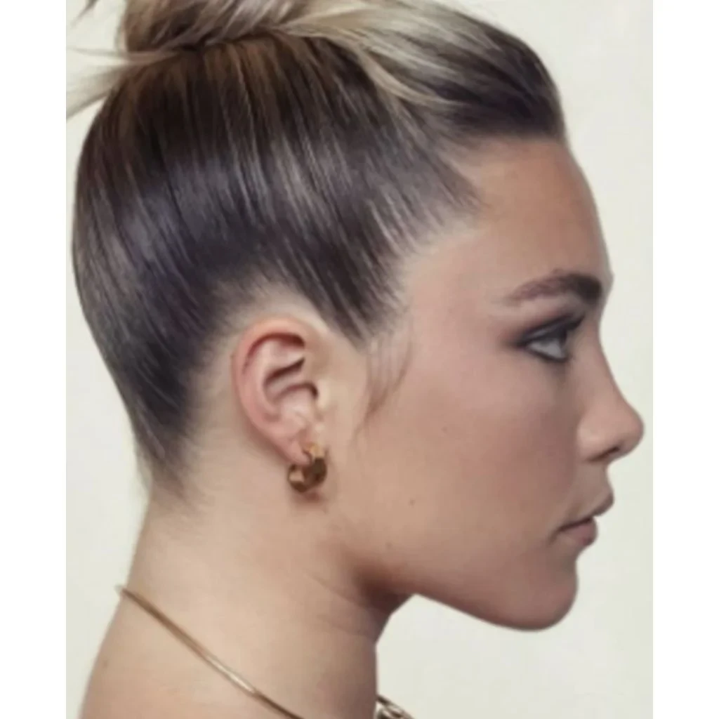 Florence Pugh side