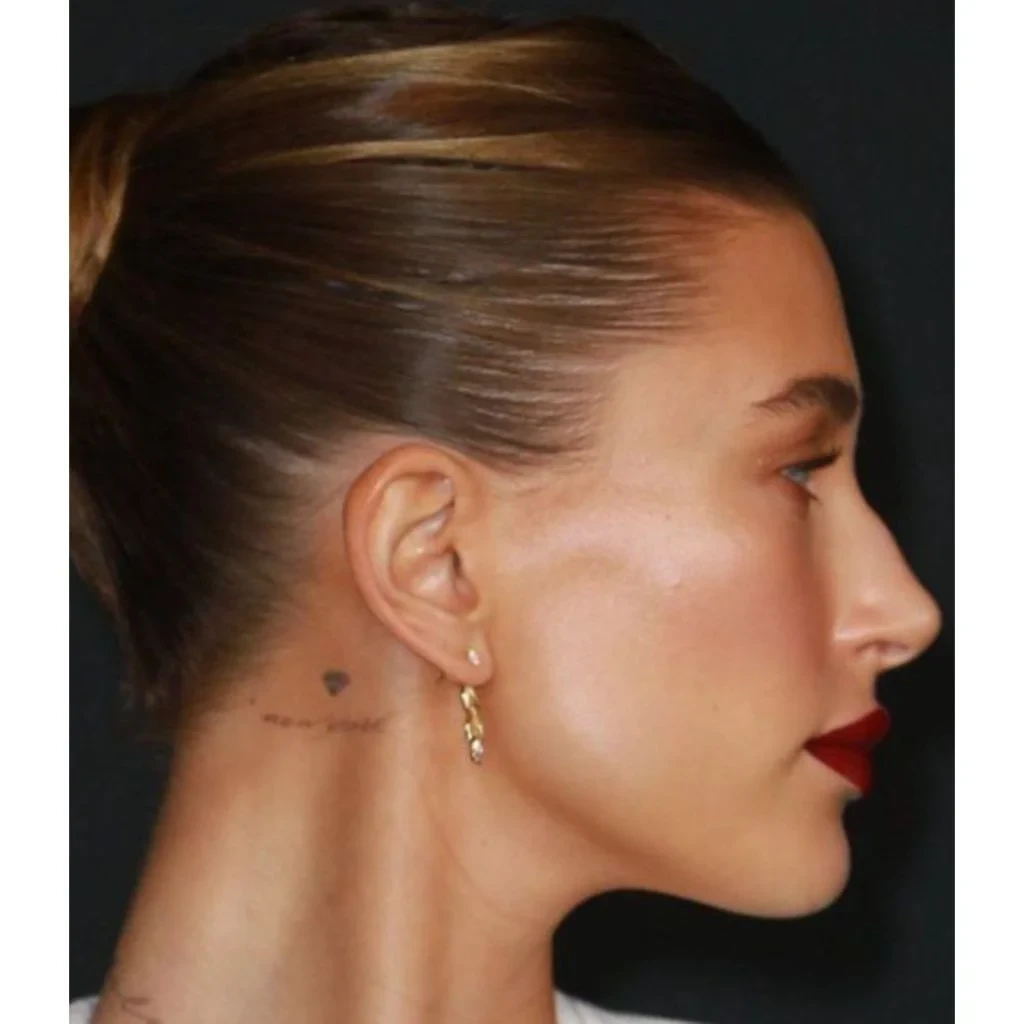 Hailey Bieber side