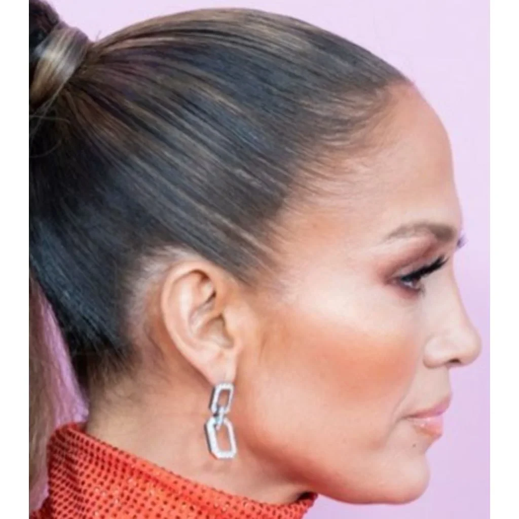 Jennifer Lopez side