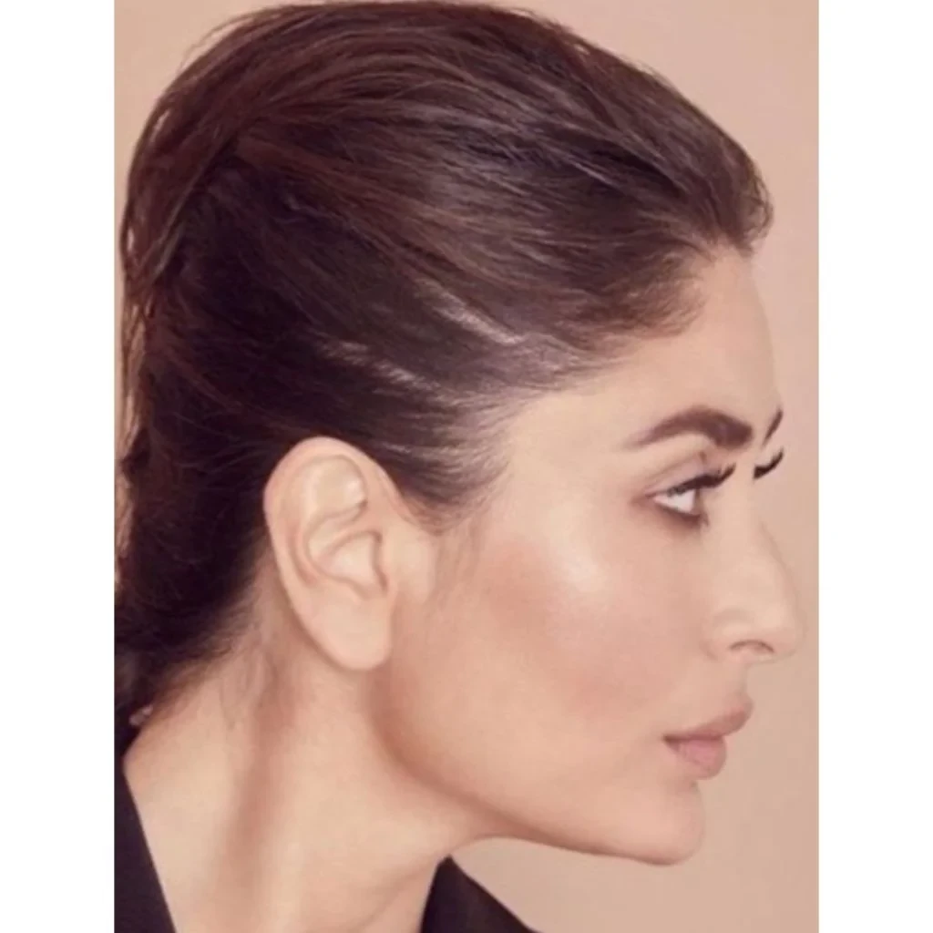 Kareena Kapoor Khan side