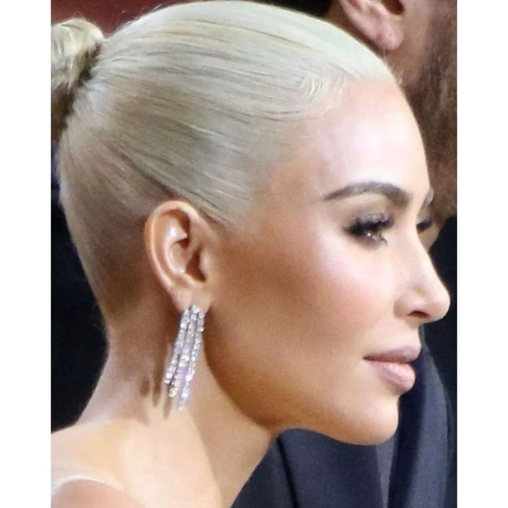 Kim Kardashian side