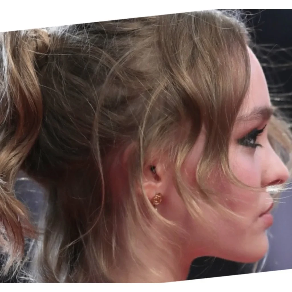 Lily-Rose Depp side