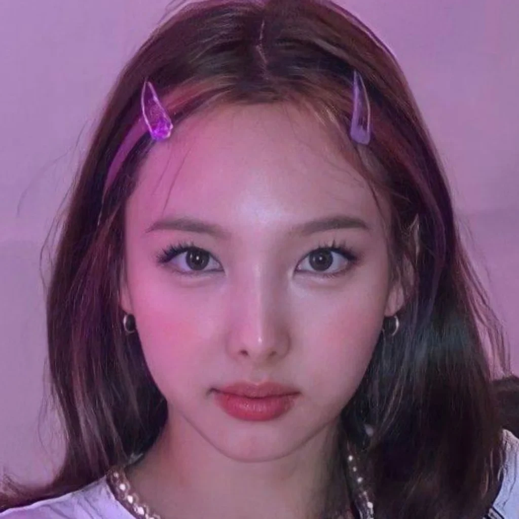 Nayeon (TWICE)