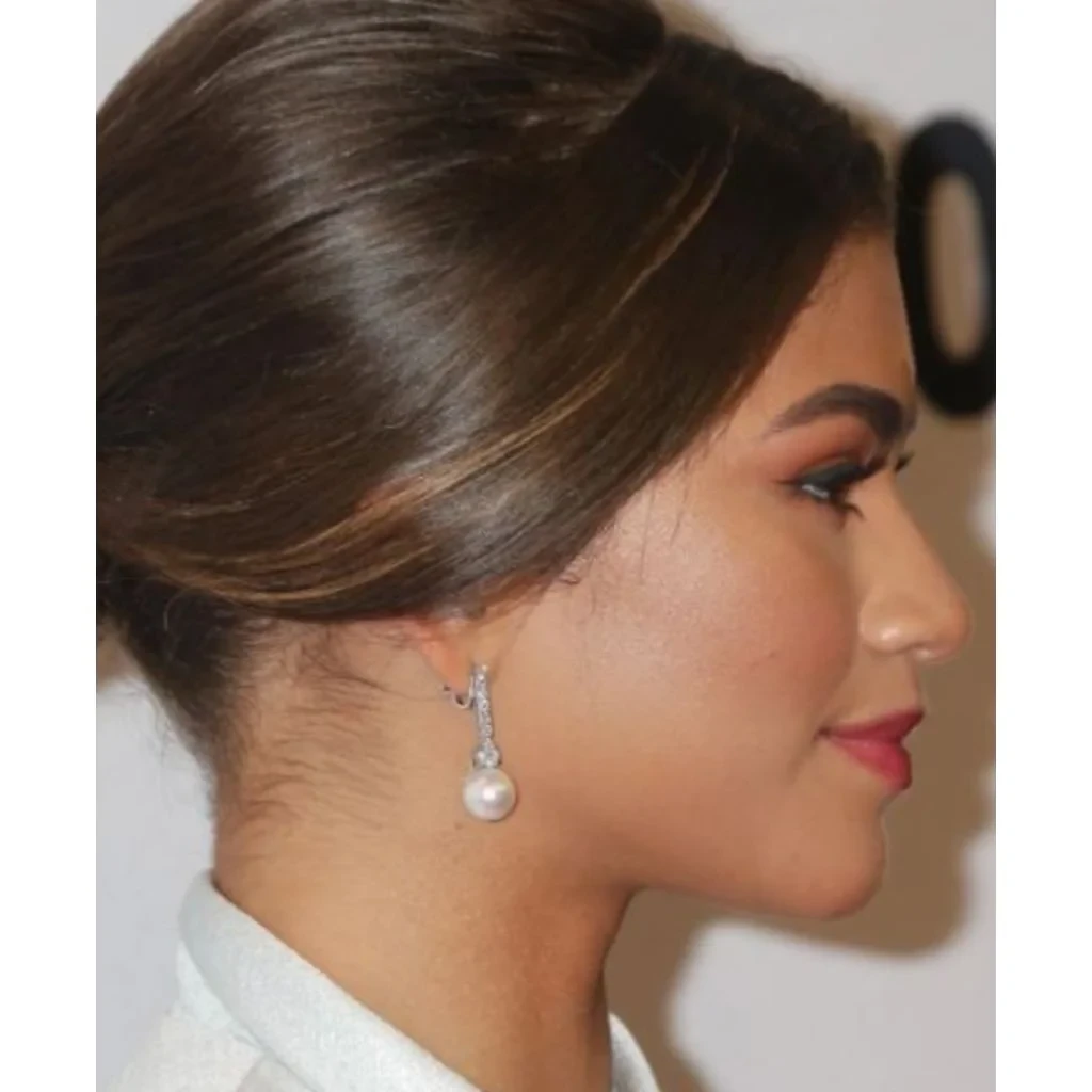 Zendaya side